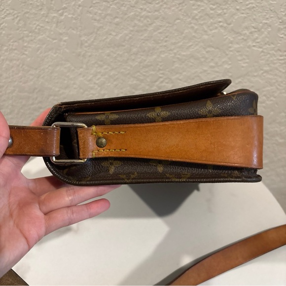 Louis Vuitton MM Cartouchiere
Brown Monogram Crossbody Bag - Picture 4 of 13